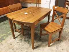 Barnbord + 2st stolar